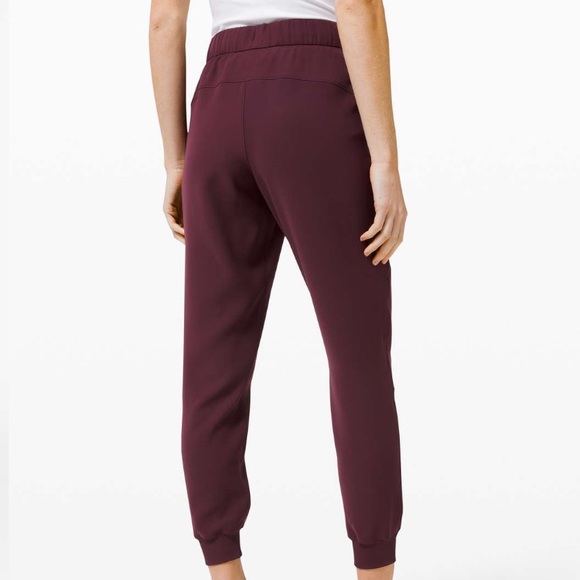 lululemon athletica Pants - Lululemon On the Fly Jogger *Woven Cassis W5BZDS